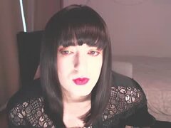 mia_wallase