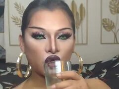 yourtrannyqueenxxx
